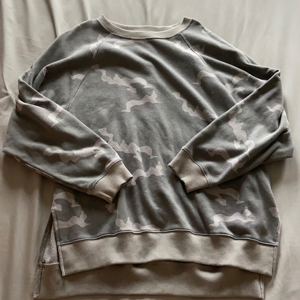 American Eagle Camo Crewneck